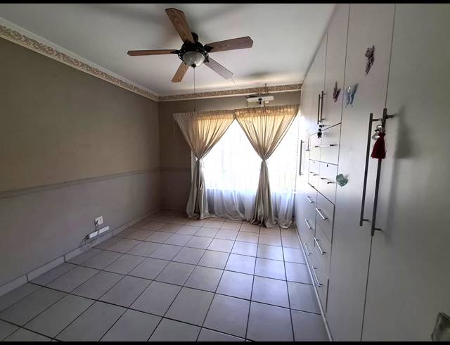 3 BEDROOM HOUSE FOR SALE IN VANDERBIJLPARK SE 6